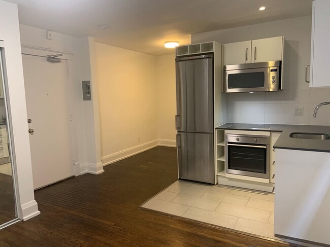Photo - 54 Maitland St Unit 208