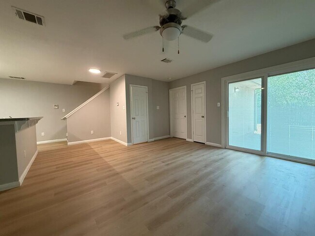 2906 Kestrel Dr