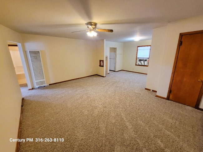 Photo - 457 N Fern St