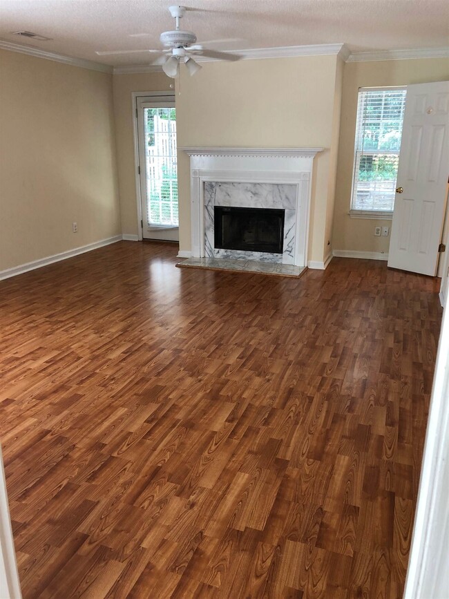 Photo - 638 N Fairfield Dr