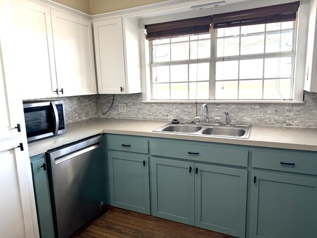 Photo - 1654 Ponderosa Rd