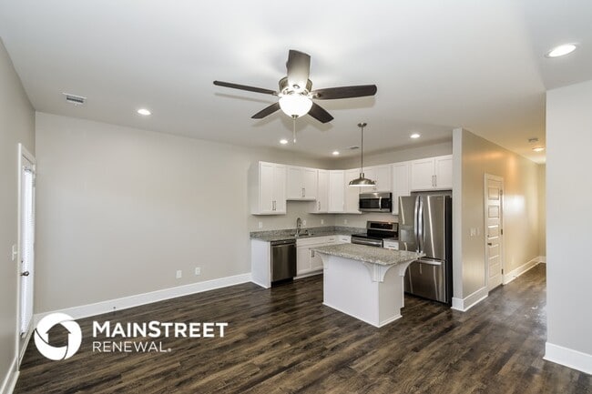 Photo - 108 Hartsville Ct