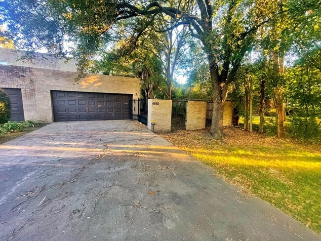 Building Photo - 4560 Bellaire Blvd