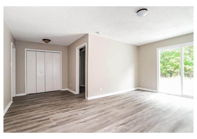 Building Photo - X Glenarden Drive Unit Master Suite with Private Bathroom- Room 1 Rental