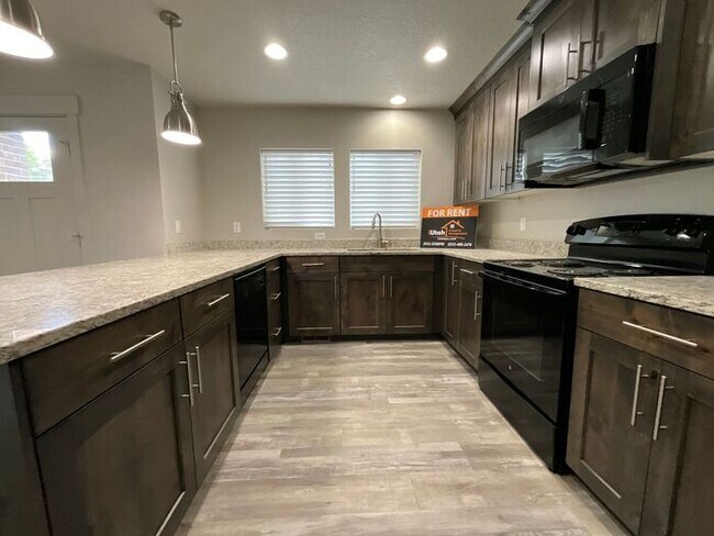 3 bedroom 2 1/2 bath townhome