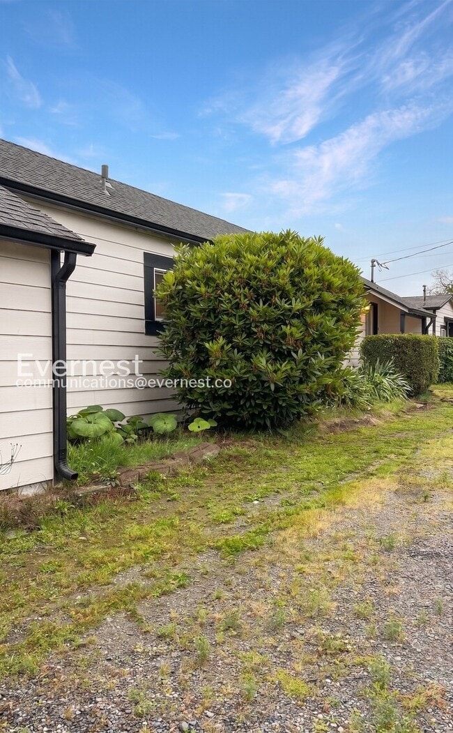 Photo - 2-Bed/1-Bath Town Home/ Available Now!