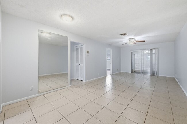 Photo - 410 W Palm St