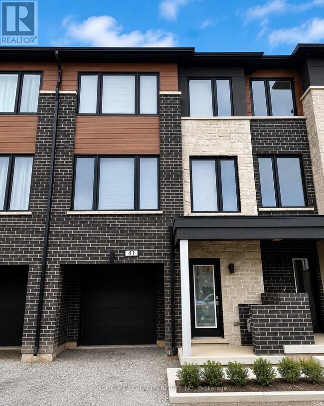 Photo - 41 Humberstone Dr