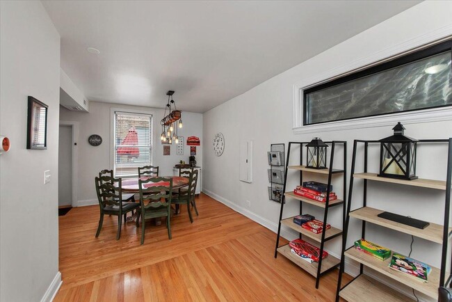 Photo - 2 bedroom in Chicago IL 60657 Unit 2F