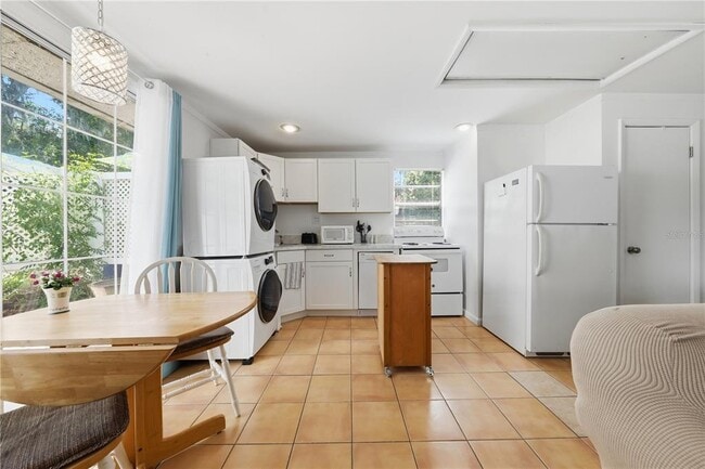 Photo - 206 E 9th Ave
