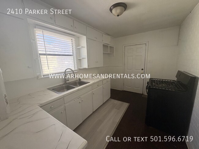 Photo - 2410 Parker St