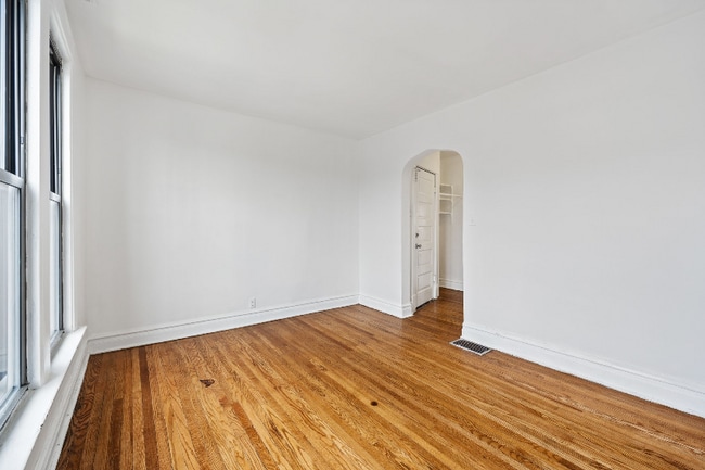 Photo - 3601 N Sacramento Ave Unit 2