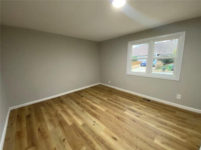 Photo - 951 Tilden St NW