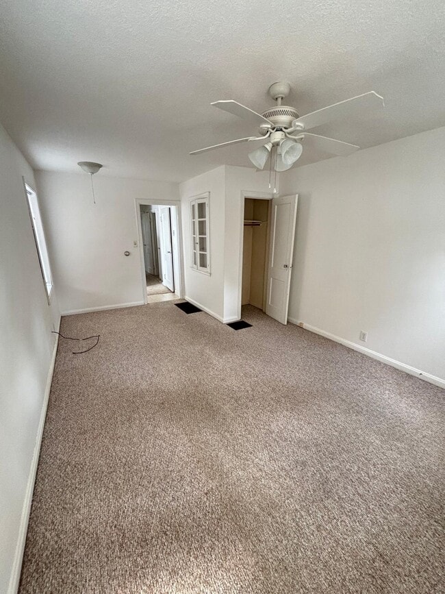 Photo - 4021 Clarendon Rd