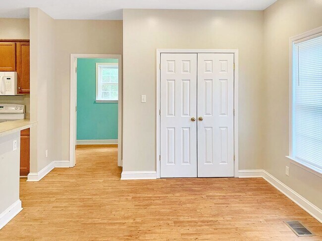 Photo - 1305 Catherine St Unit 1305 Catherine St.