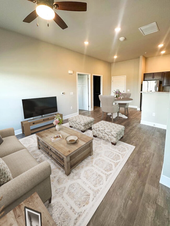 Founders Ridge Spacious Living Room - Founders Ridge