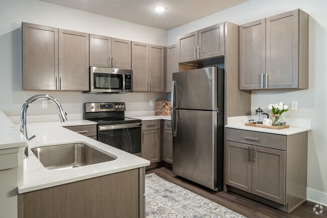 2BR, 2BA - 1,300SF