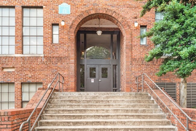 Crogman School Lofts