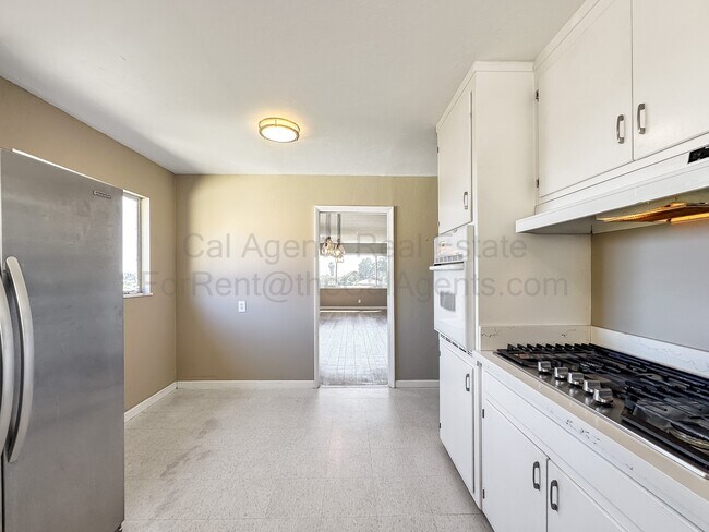 Photo - 7019 Outlook Ave