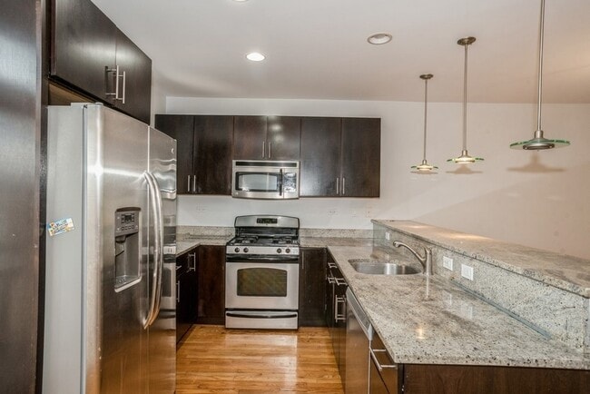 Photo - 7205 N Oakley Ave