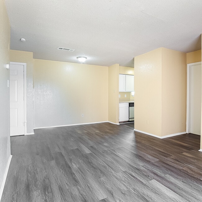 Photo - 8030 Cambridge Cir