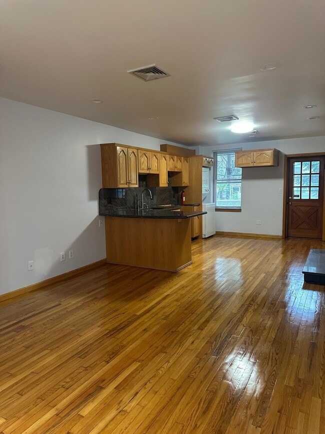 Photo - 127 Garden St Unidad 1B Rental