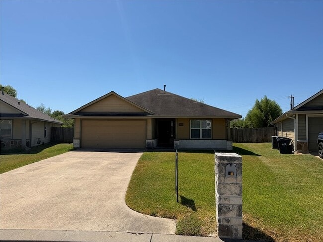 Building Photo - 933 Crested Point Dr