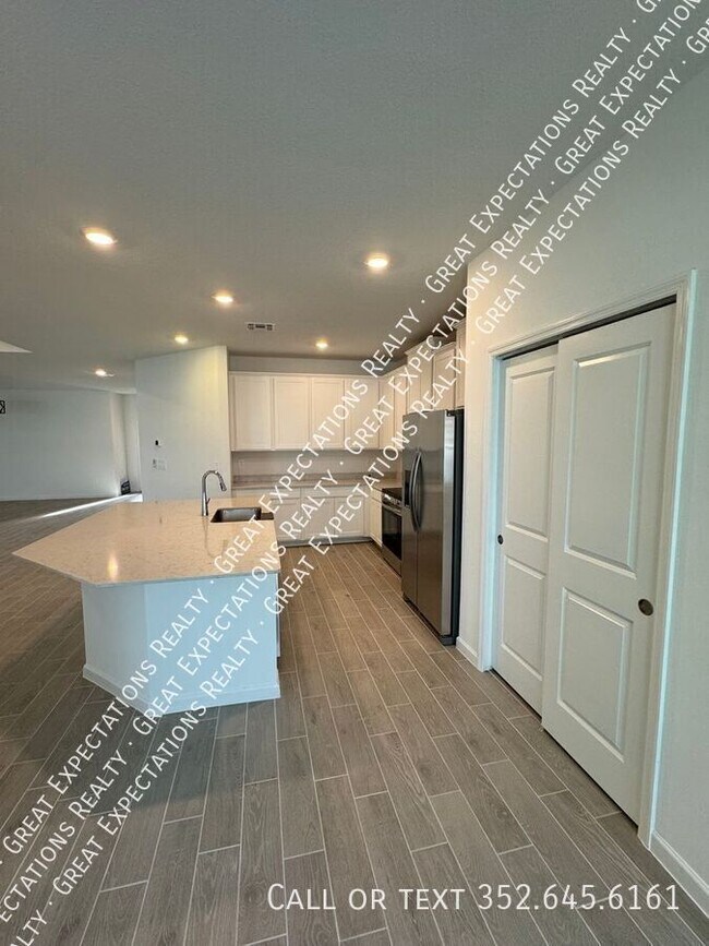 Photo - 3964 NE 33rd Ave