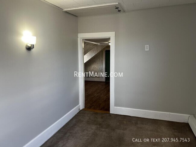 Photo - 445 Main St Unidad B