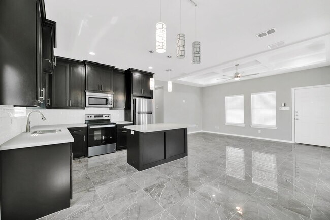 Photo - 4721 Magnolia Ave Unit 1