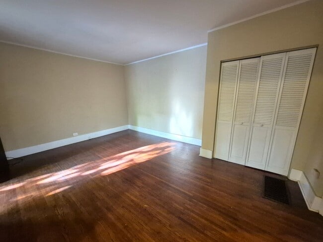 Building Photo - 72-76 Henrietta Street Unit 3 Rental