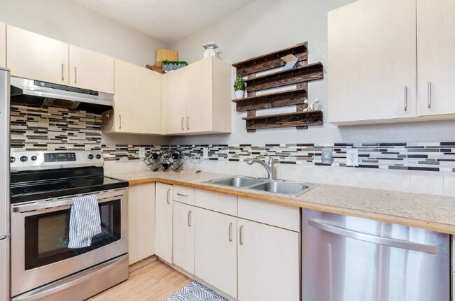 Photo - 4904 SE 122nd Ave