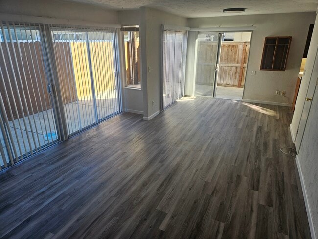 Photo - 289 Melrose Dr