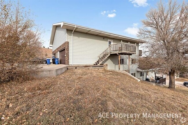 Building Photo - 720 Mallow St Unit 2 Rental