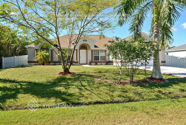 Photo - 2090 SW Capeador St