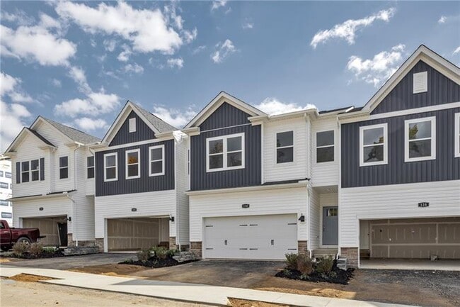 Photo - 130 Scotland Ln