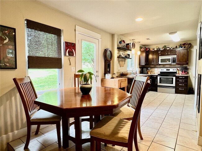 Photo - 628 N Mission Blvd