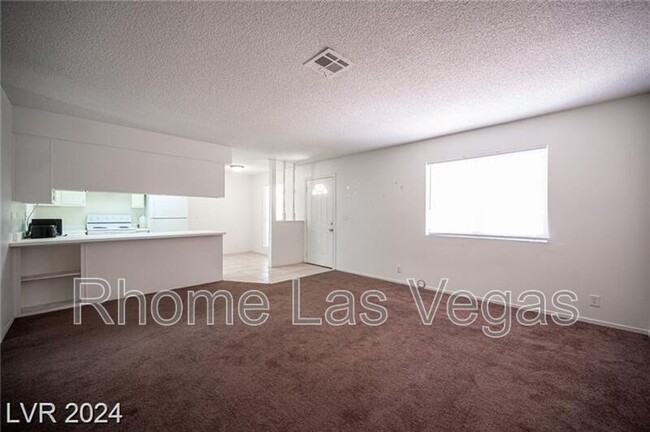 Photo - 4300 N Lamont St Condo Unit #293