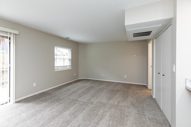 Studio Unit - Market Mohawk Apartments