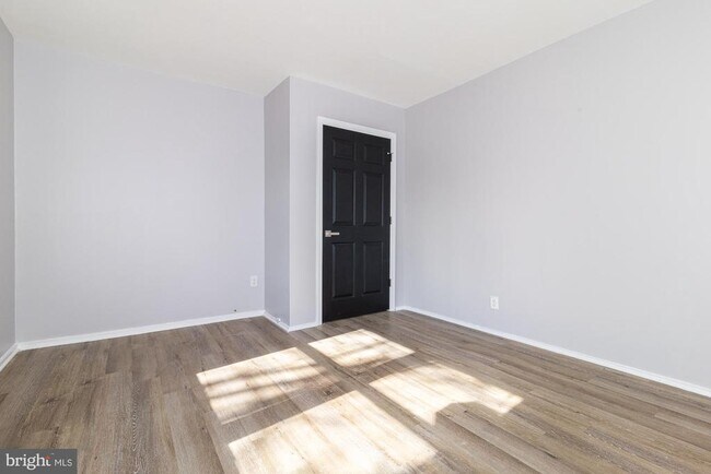 Photo - 217 Parkinson Ave