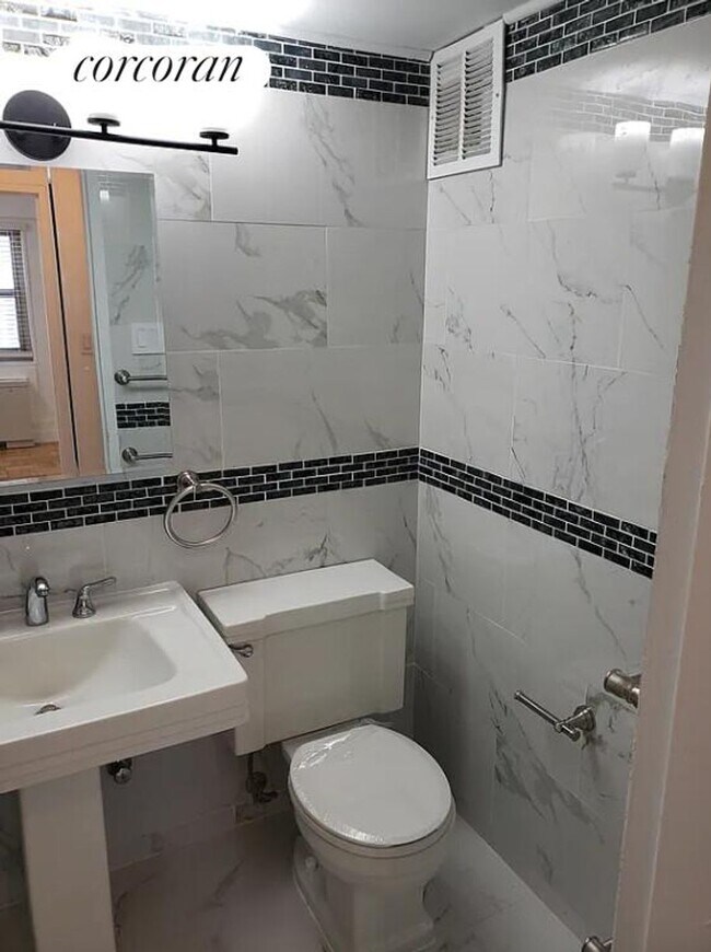 Photo - 345 E 56th St