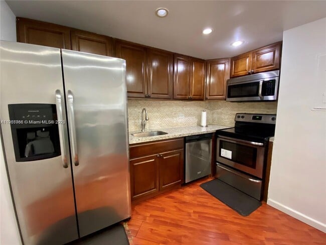 Photo - 825 Brickell Bay Dr Unit 742