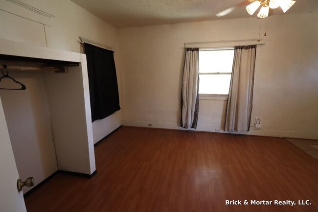 Photo - 292 NE Alder St