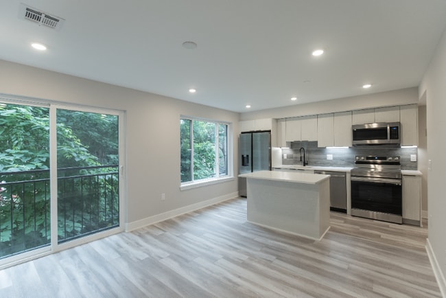 Building Photo - 665 N 35th St Rental