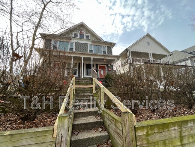 Photo - 1529 Sturm Ave