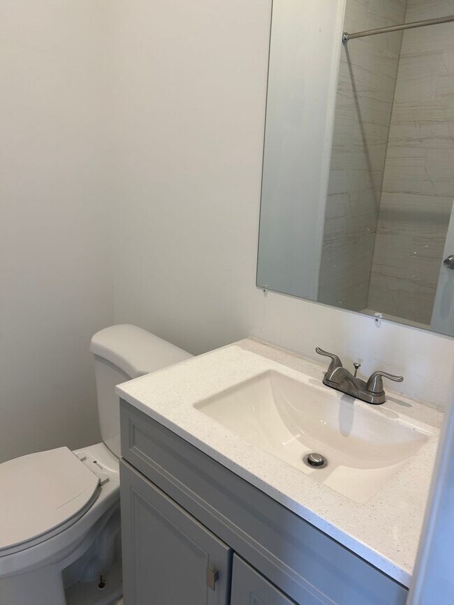 Photo - Beautiful 2 bedroom, 2 bathroom apt (Sec 8 voucher 2 ) Unit 3