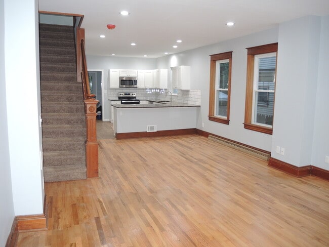 Photo - 1107 W Lincoln St