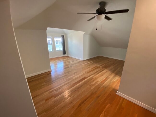 Building Photo - 22 Ledge St Unit Fl 3