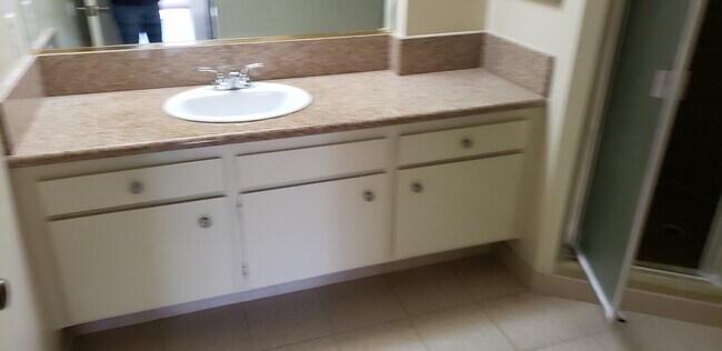 Photo - Marina Tower