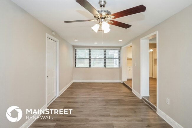 Photo - 832 Bethune Dr